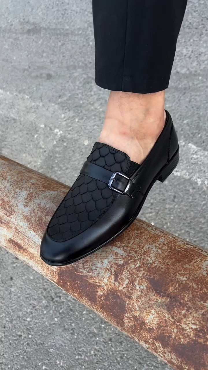 Casual Frosted Buckle Leather Shoes