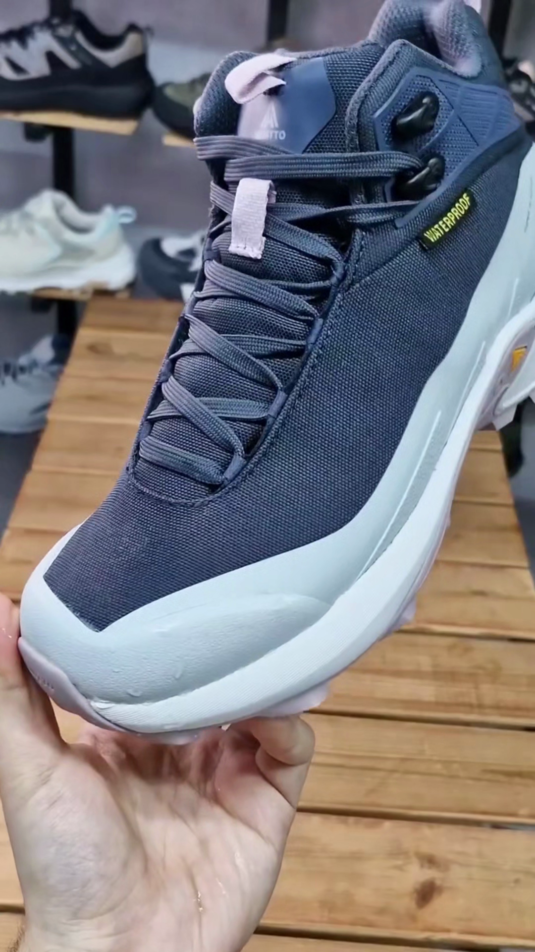 Anti-Slip Mountaineering EVENT Shoes