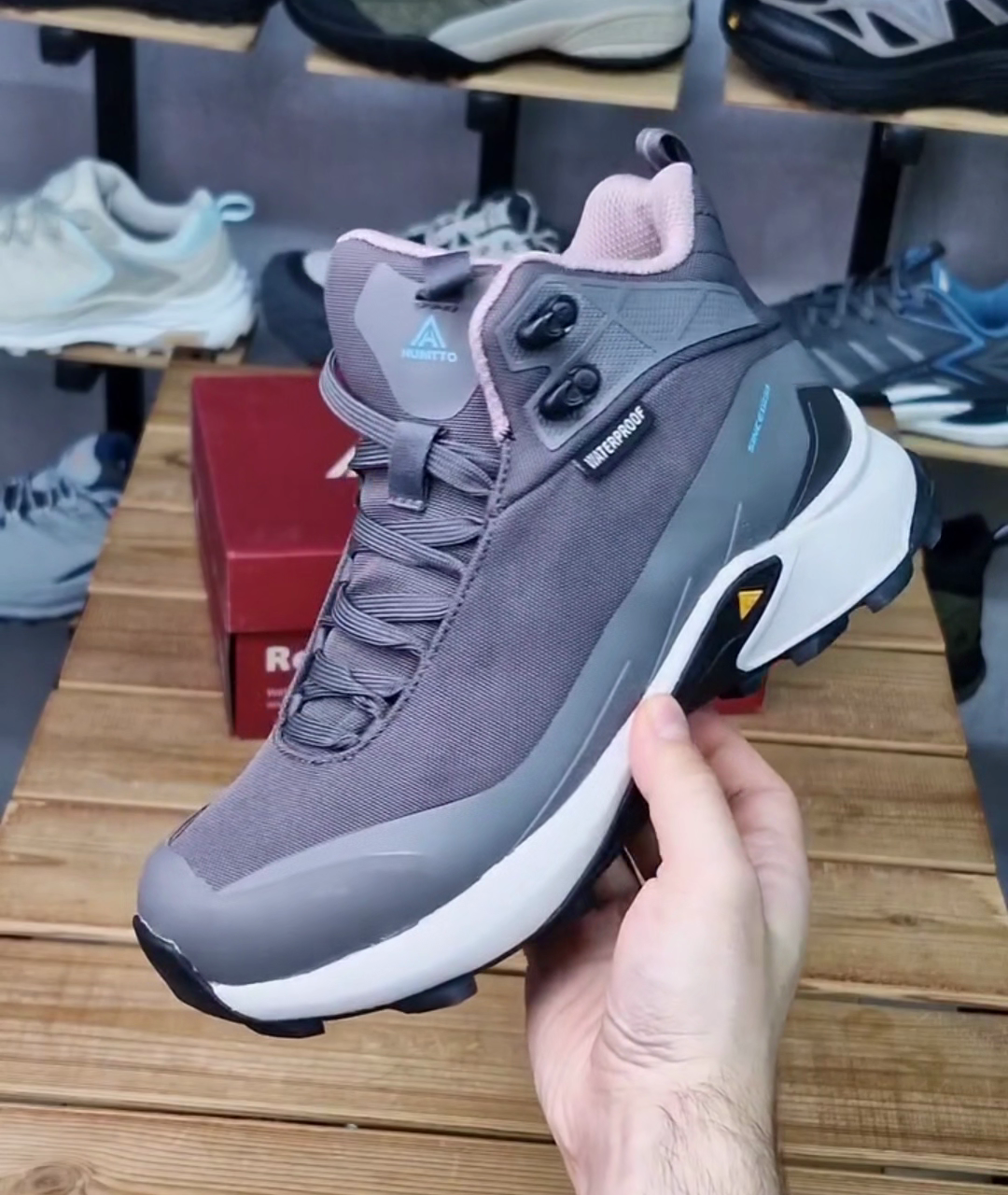 Anti-Slip Mountaineering EVENT Shoes