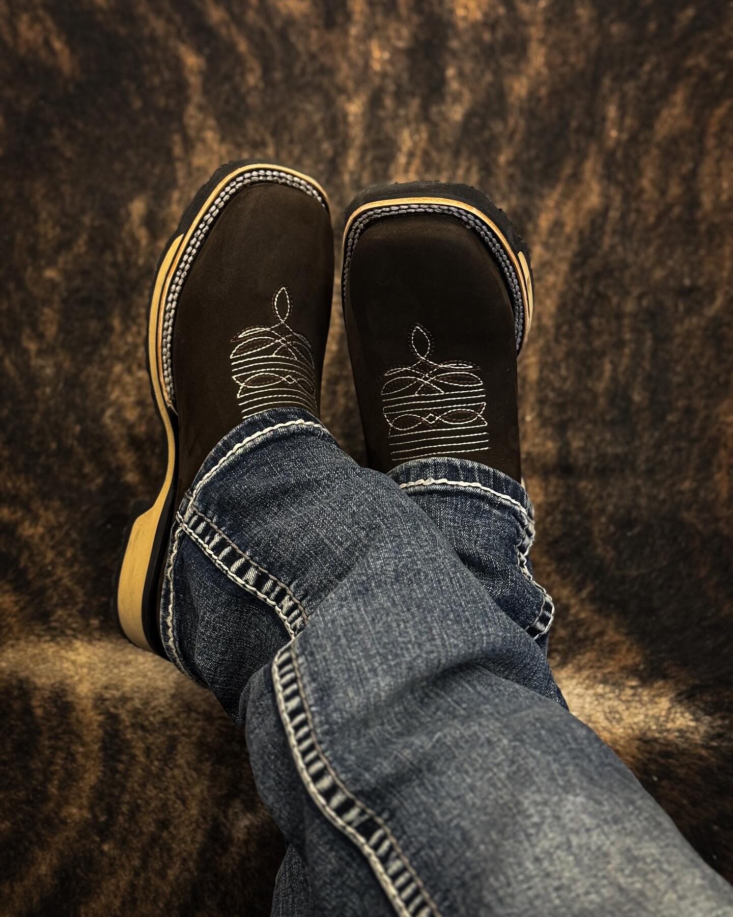 Suede Embroidered Ankle Boots(Buy 2 Free Shipping✔️)