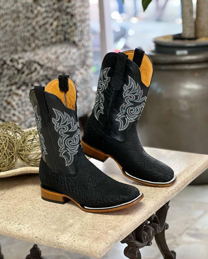 The Cuello De Toro Men Boots