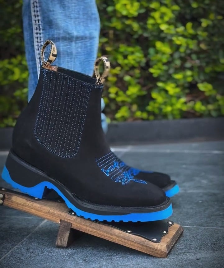 Suede Embroidered Ankle Boots(Buy 2 Free Shipping✔️)