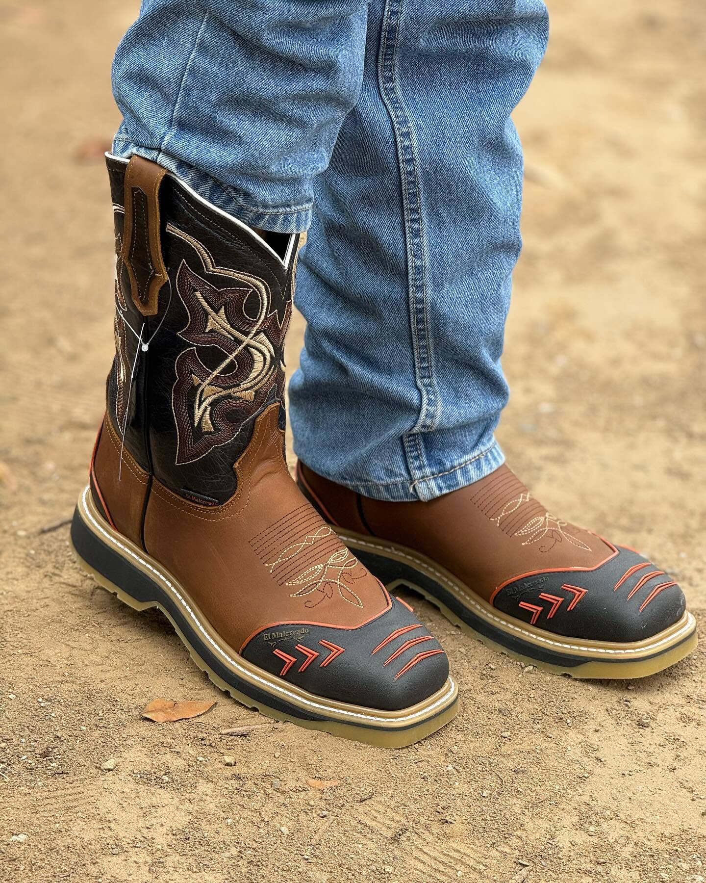 Men's Milwaukee Leather Round Toe Boots