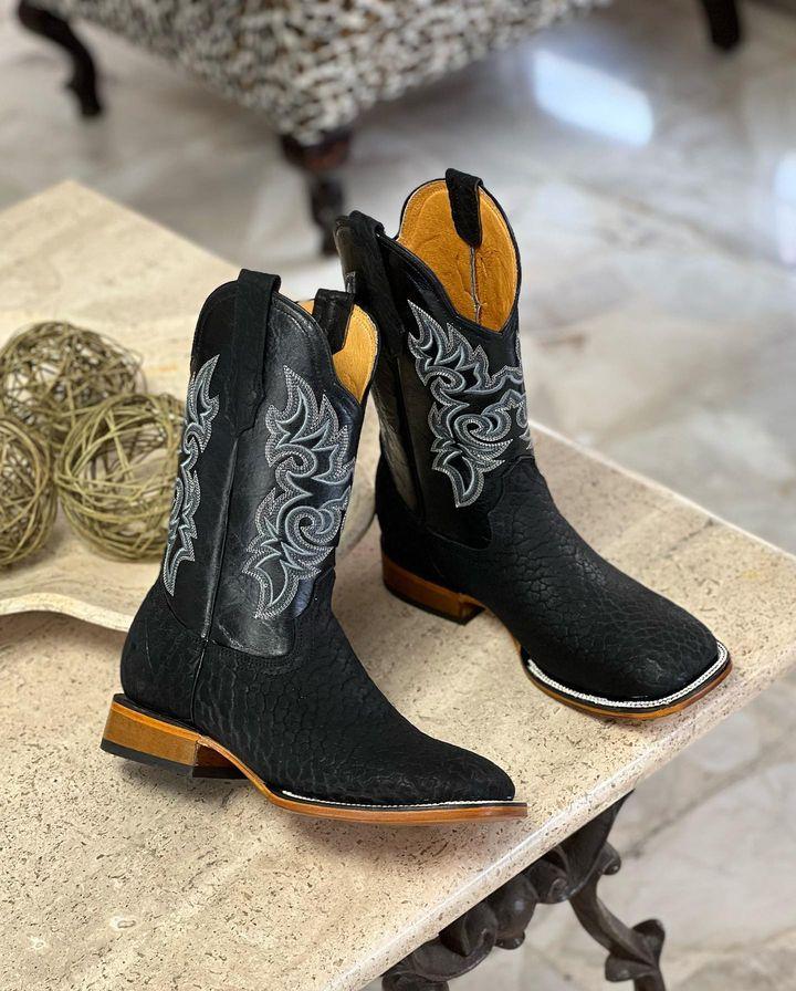 The Cuello De Toro Men Boots